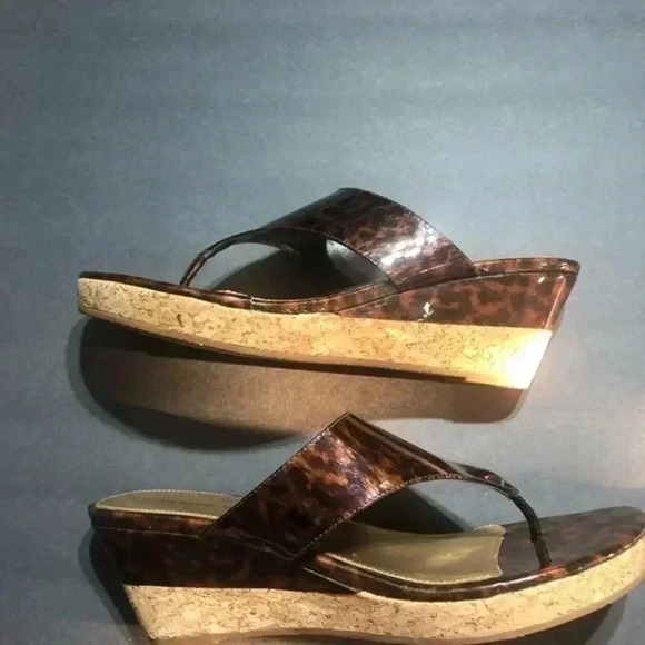 Antonio Melani leopard print small wedge sandals 10M - Picture 6 of 6